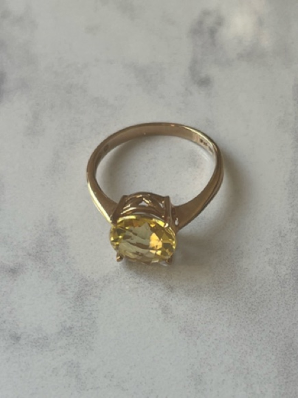 10k Gold Solitaire Ring with Faceted Citrine Gemstone - size 9
